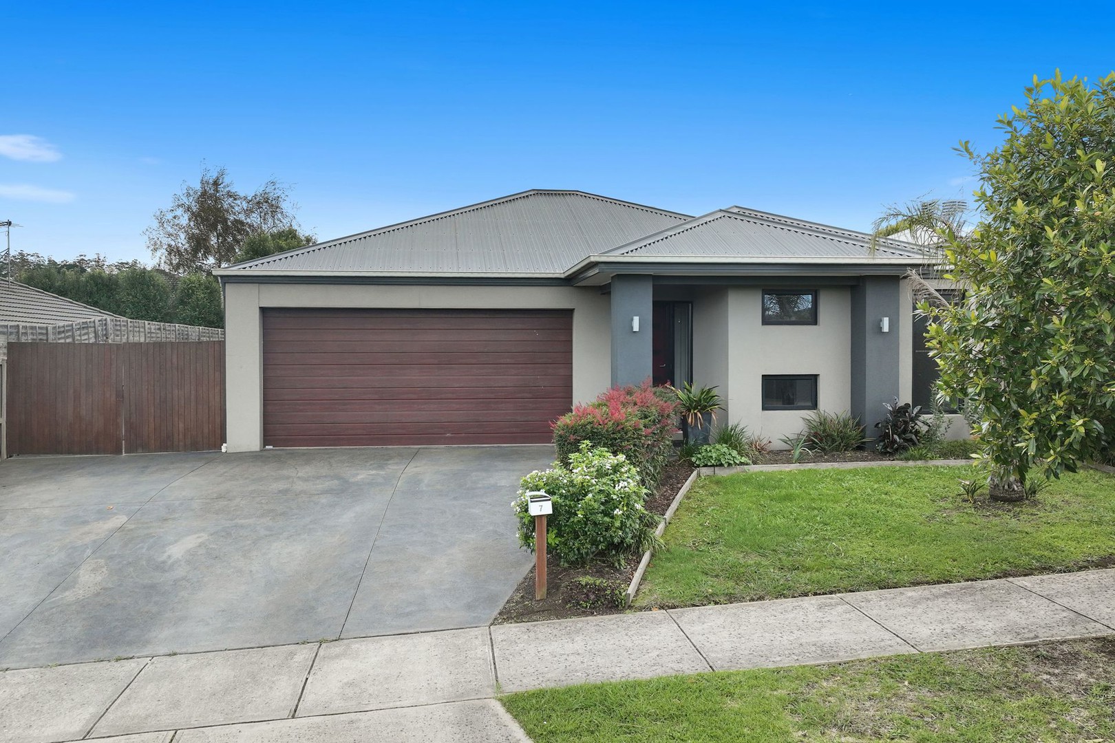 7 Golden Avenue, Warragul, VIC 3820 - Thumbnail 1 - 10/06/2026