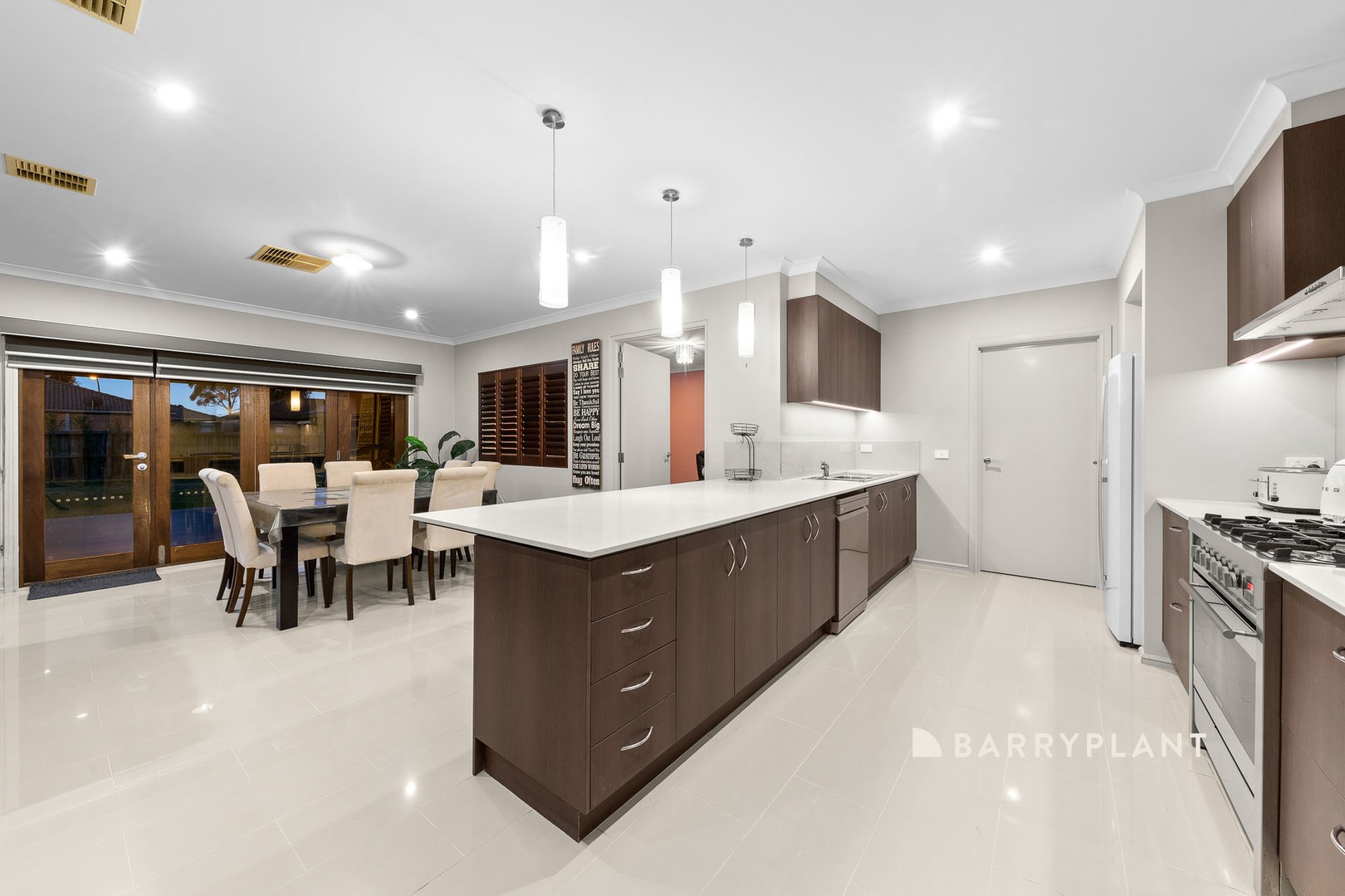 7 Greendale Boulevard, Pakenham, VIC 3810 - Thumbnail 2 - 16/04/2025