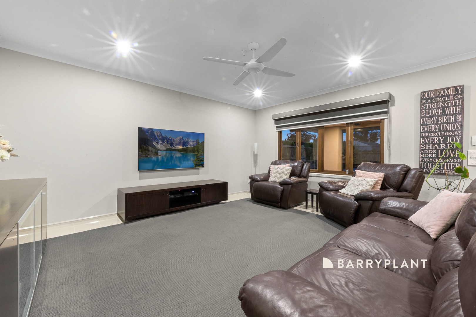 7 Greendale Boulevard, Pakenham, VIC 3810, Pakenham - Thumbnail 4