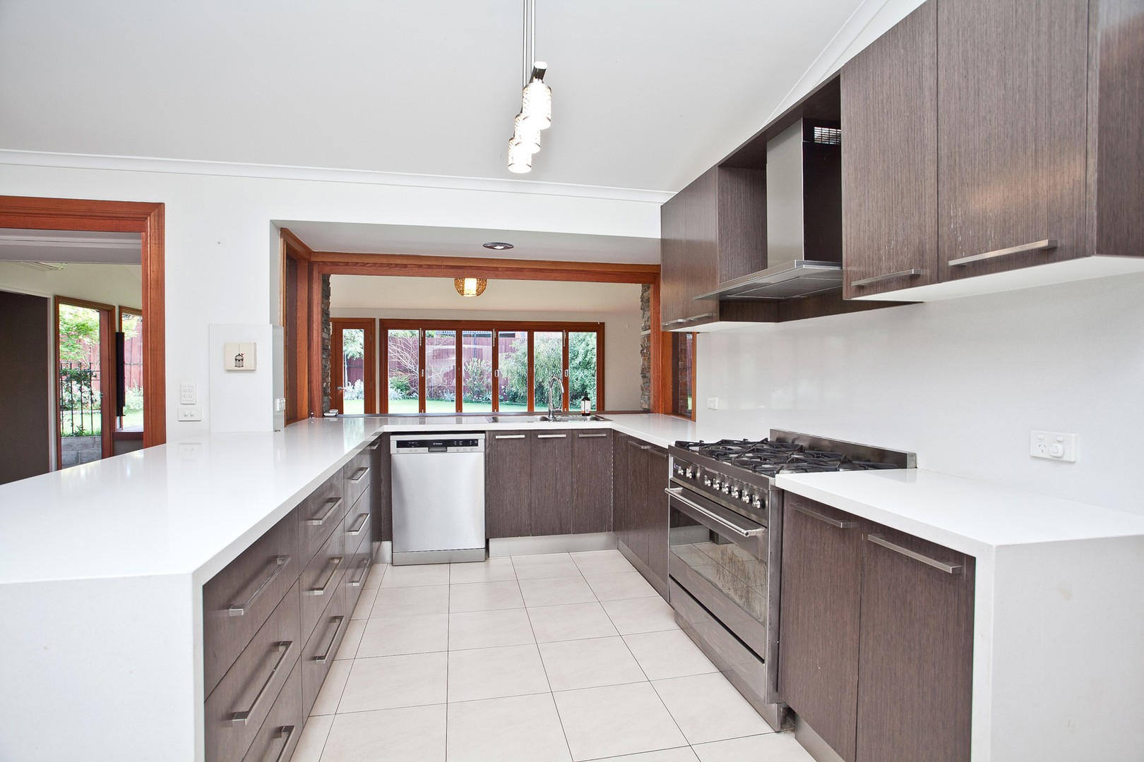7 Halstead Court, Hillside, VIC 3037 - Thumbnail 1 - 07/12/2021