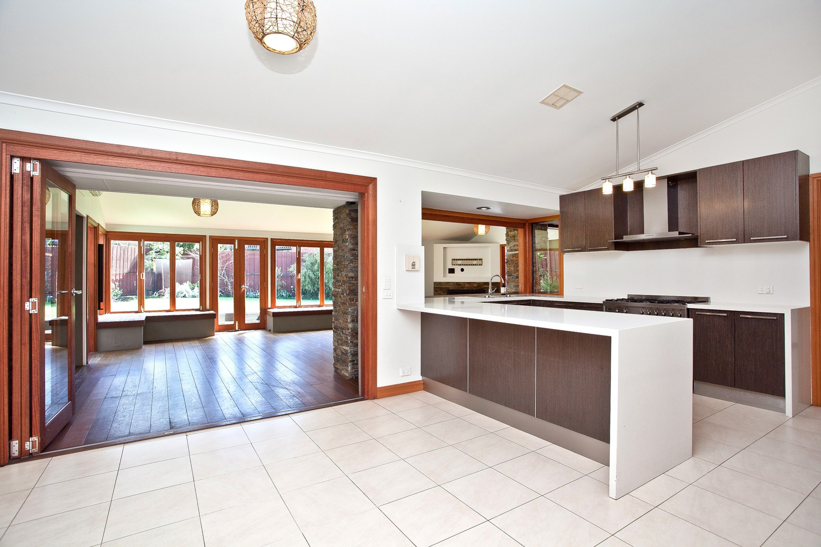 7 Halstead Court, Hillside, VIC 3037 - Thumbnail 2 - 07/12/2021