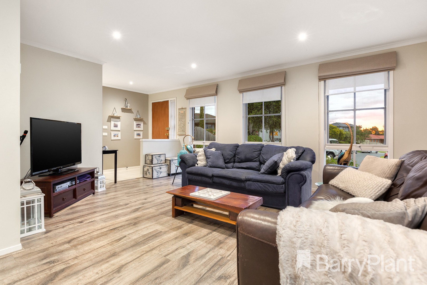 7 Hamilton Close, Endeavour Hills, VIC 3802, Endeavour Hills - Thumbnail 2