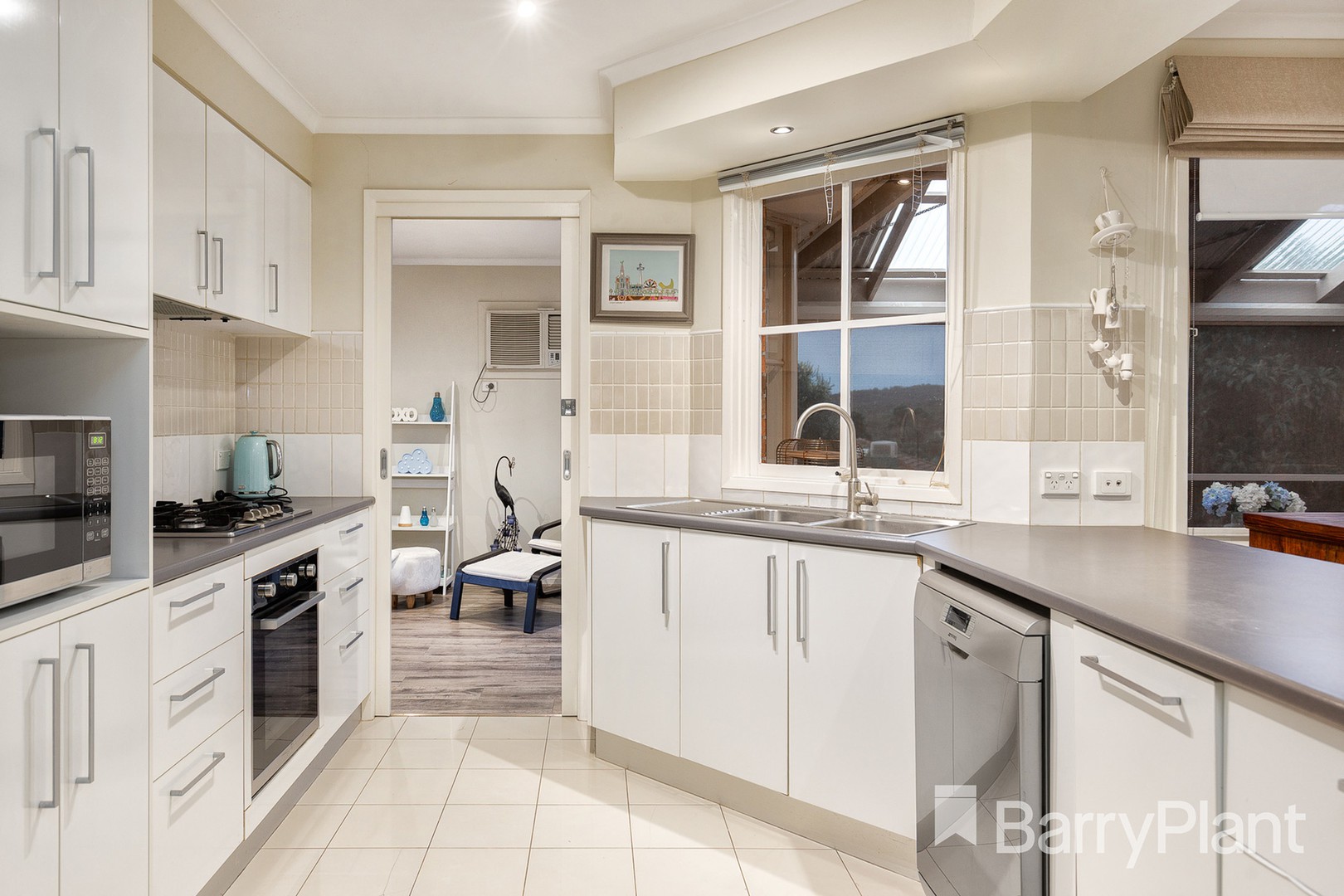 7 Hamilton Close, Endeavour Hills, VIC 3802, Endeavour Hills - Thumbnail 6