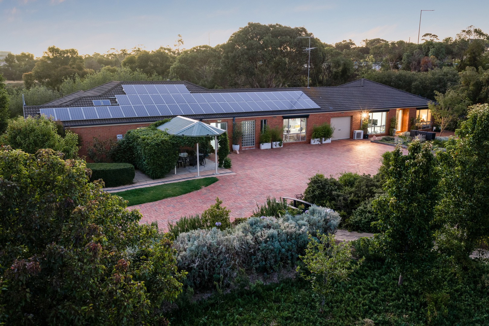 7 Hayes Court, Highton, VIC 3216 - Thumbnail 2 - 30/01/2026