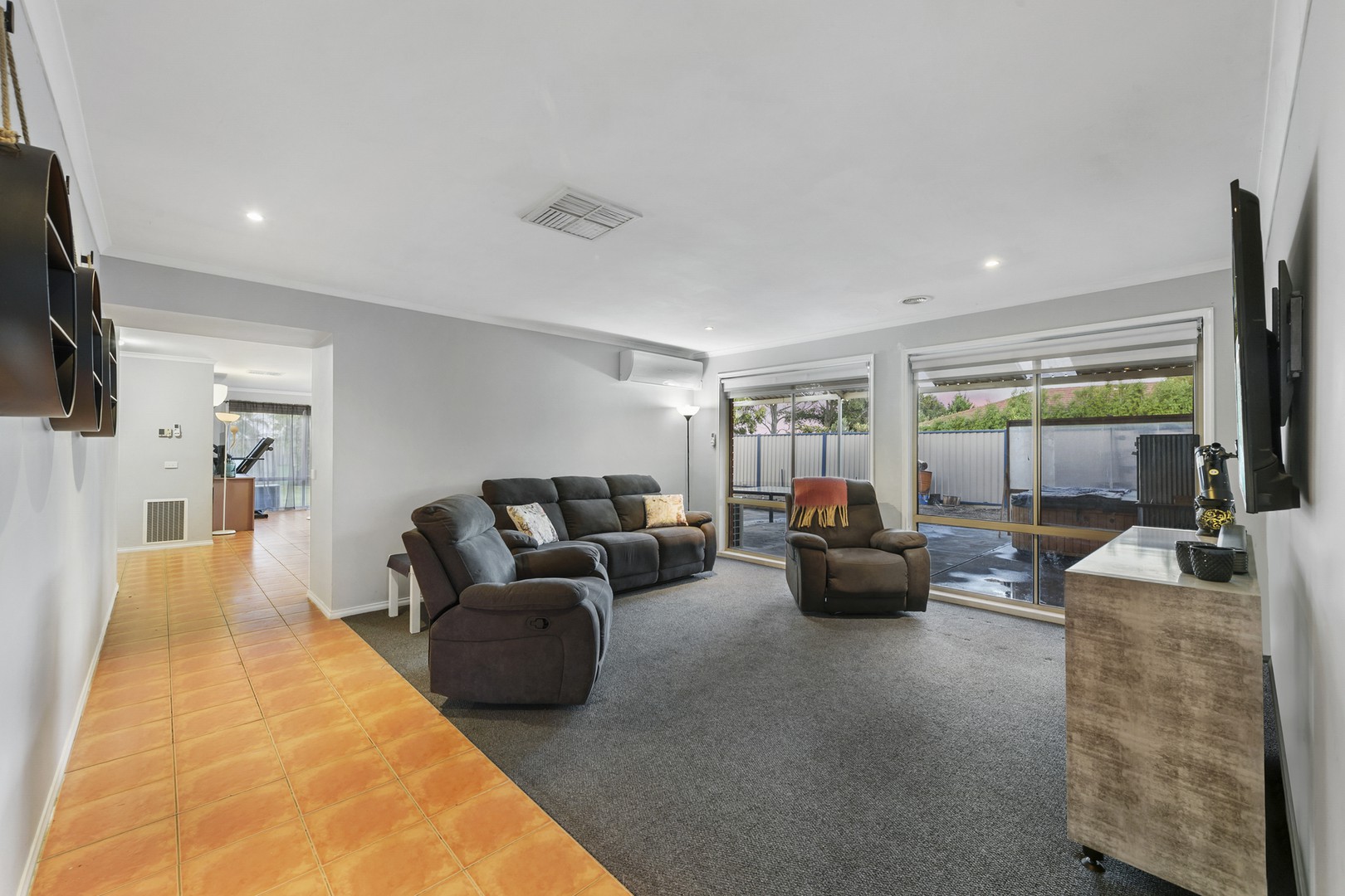 7 Hillview Court, Hillside, VIC 3037, Hillside - Thumbnail 2