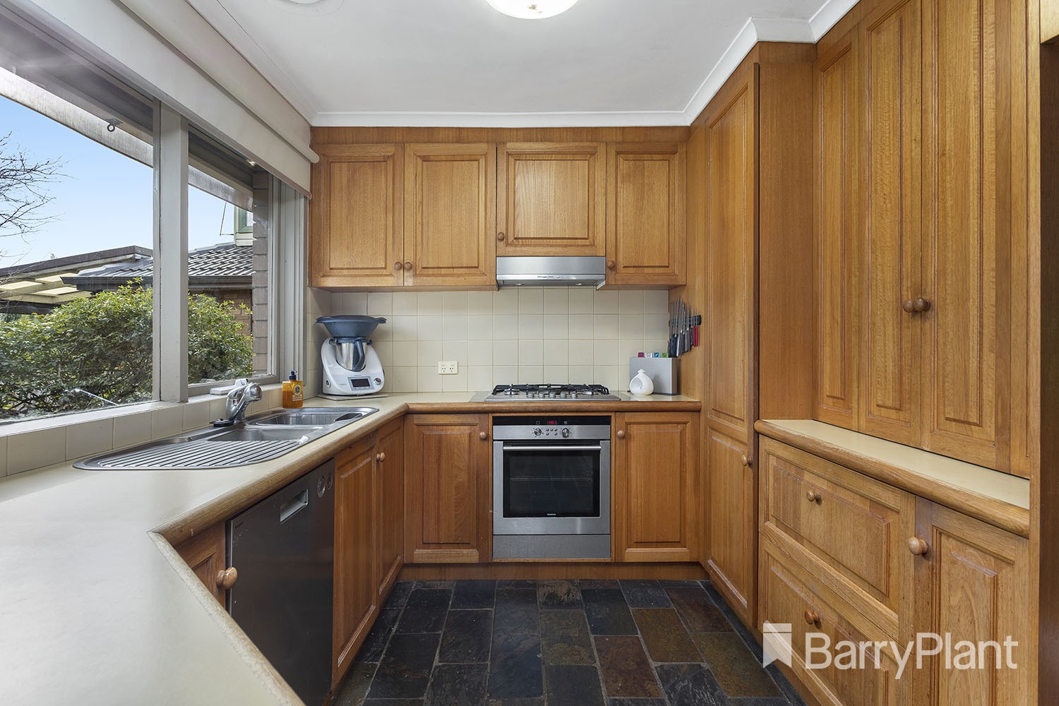 7 Holly Green Drive, Wheelers Hill, VIC 3150, Wheelers Hill - Thumbnail 5