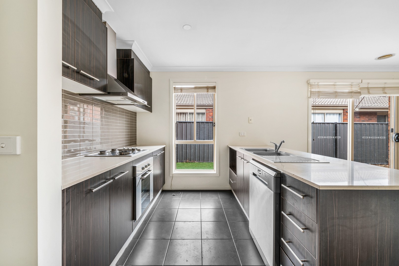71 Inverell Parkway, Tarneit, VIC 3029, Tarneit - Thumbnail 2