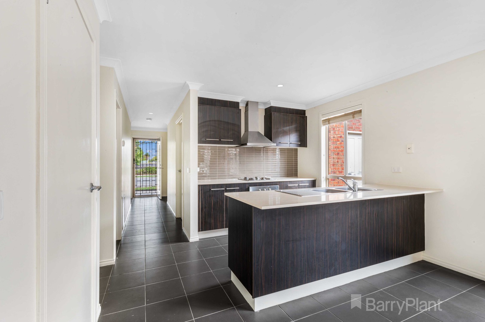 7 Inverell  Parkway, Tarneit, VIC 3029 - Thumbnail 2 - 10/05/2023