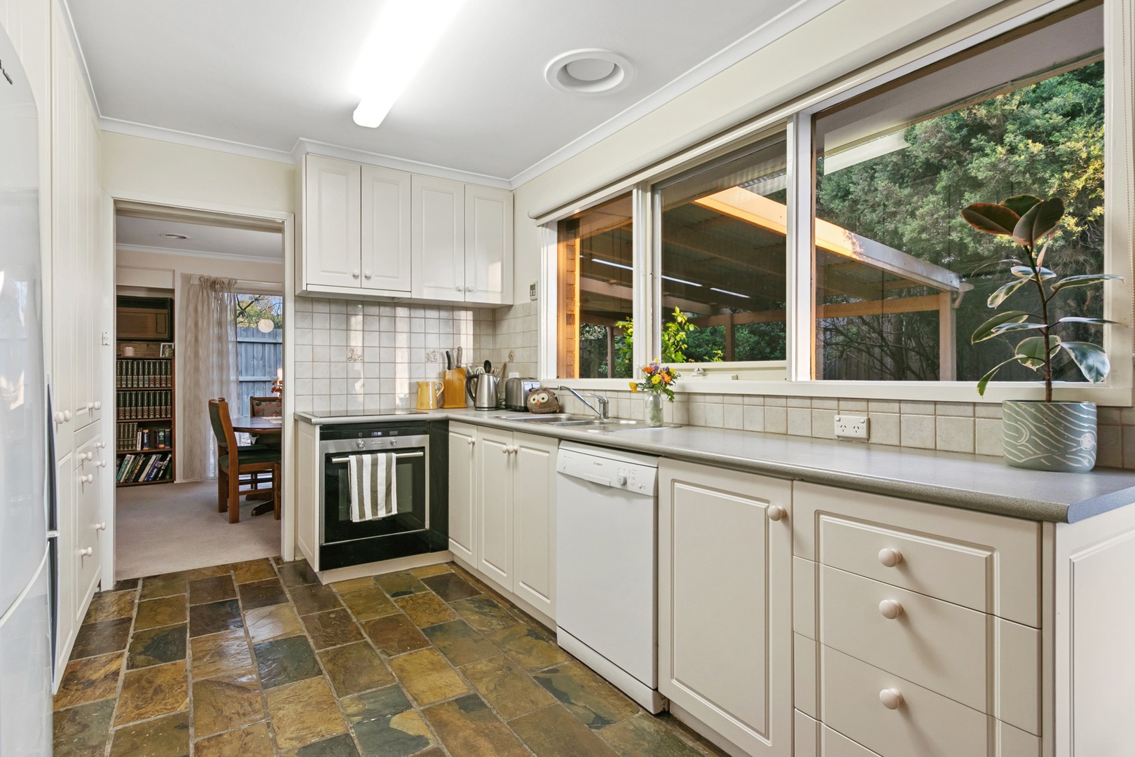 7 Katandra Court, Bayswater, VIC 3153, Bayswater - Thumbnail 4