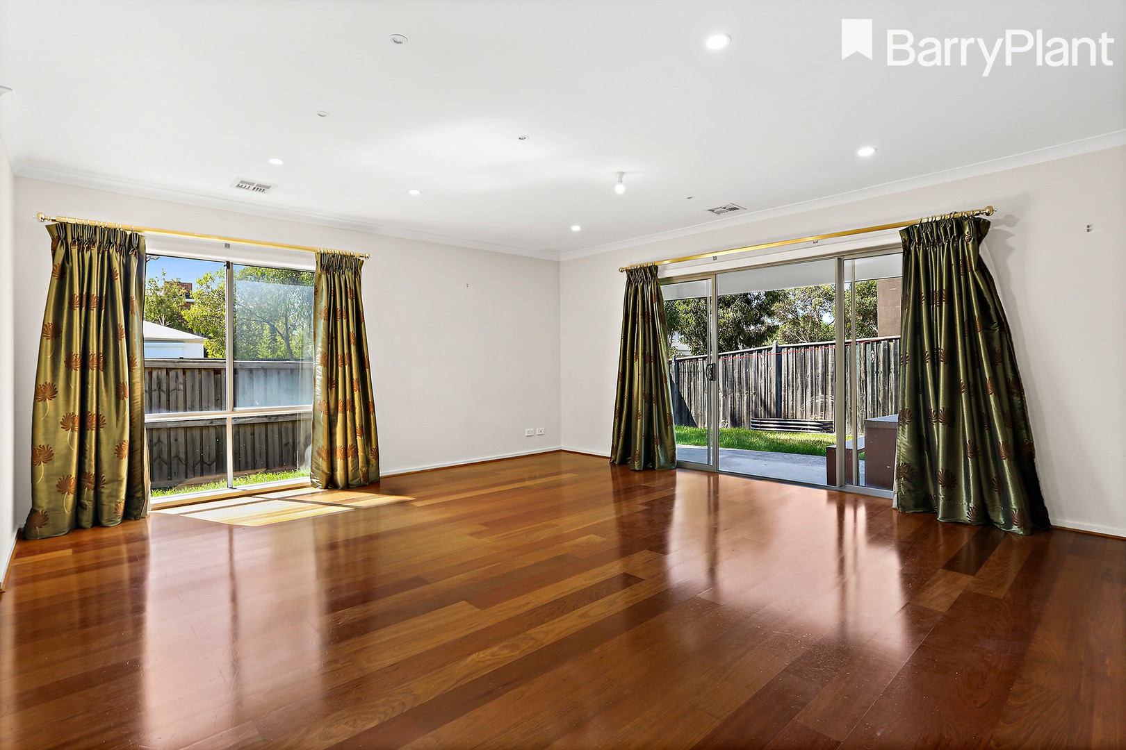 7 Kenton Avenue, Williams Landing, VIC 3027 - Thumbnail 2 - 23/02/2022