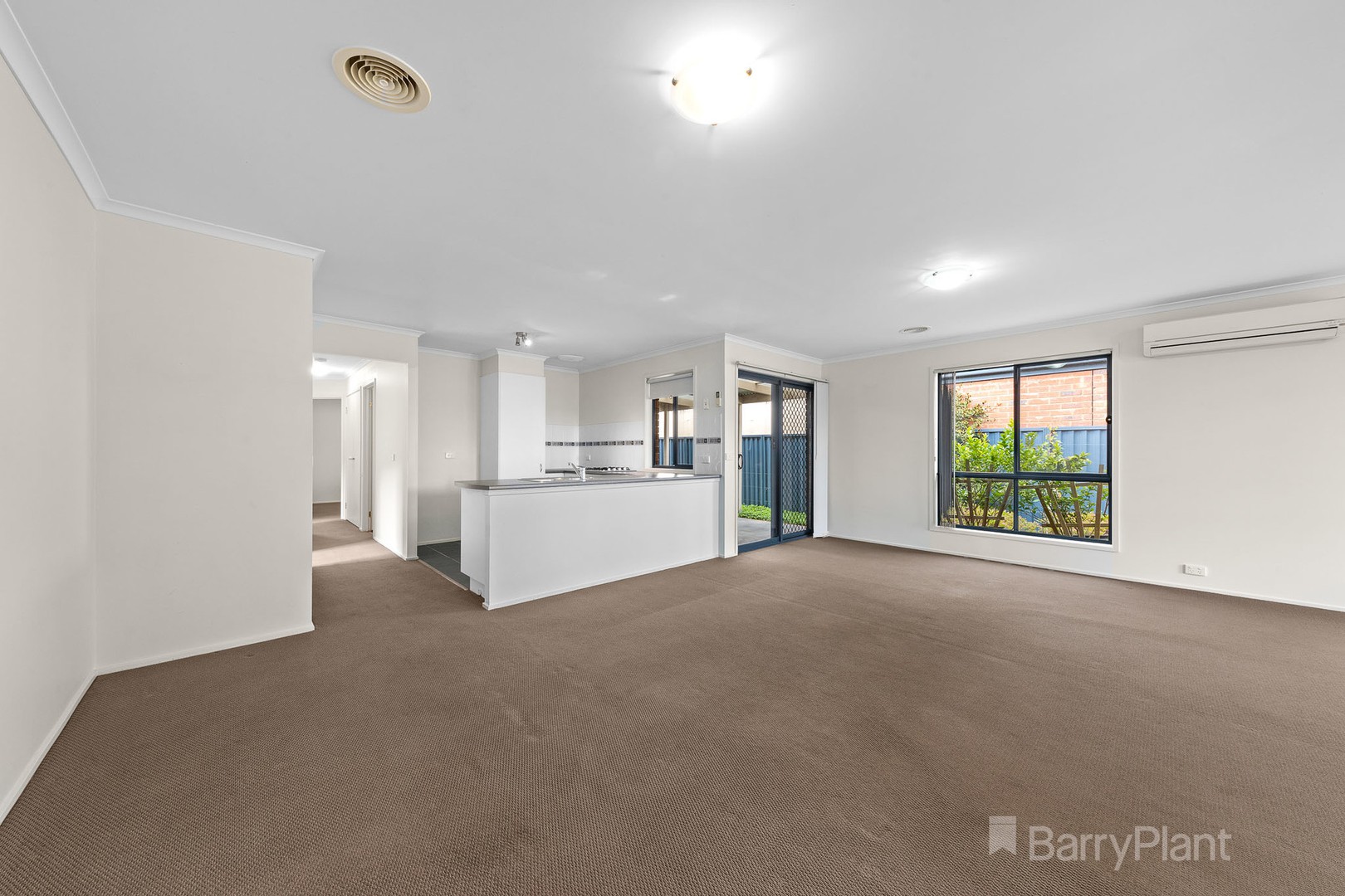 7 Kingsdale Crescent, Pakenham, VIC 3810, Pakenham - Thumbnail 4