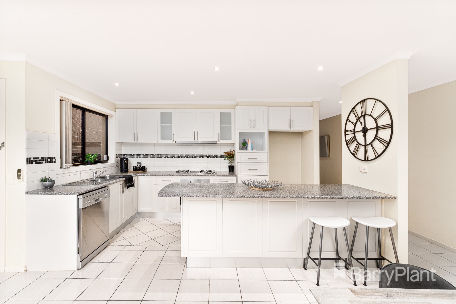 7 Knoll Walk, Epping, VIC 3076, Epping - Thumbnail 4