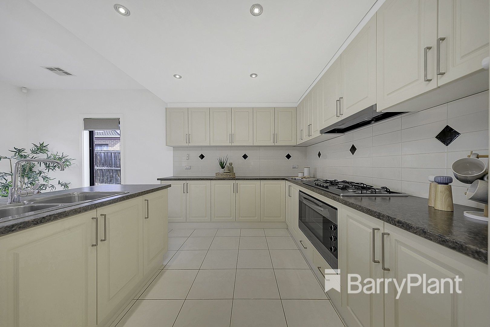 7 Lanata Street, South Morang, VIC 3752, South Morang - Thumbnail 4