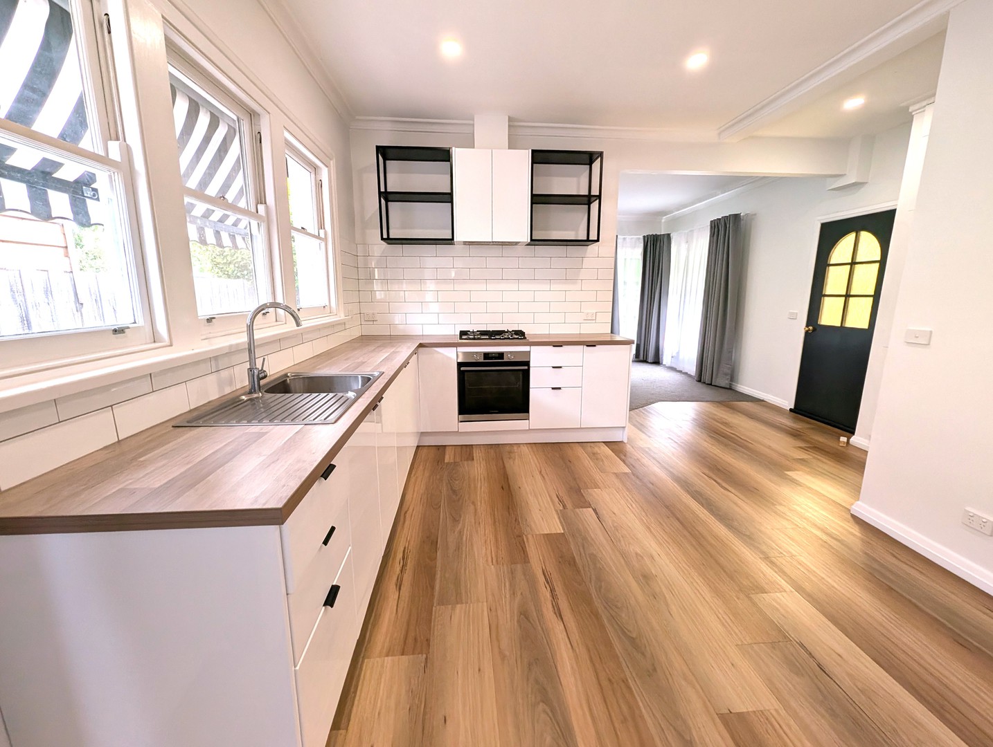 7 Langibanool Avenue, Hamlyn Heights, VIC 3215 - Thumbnail 1 - 05/12/2025