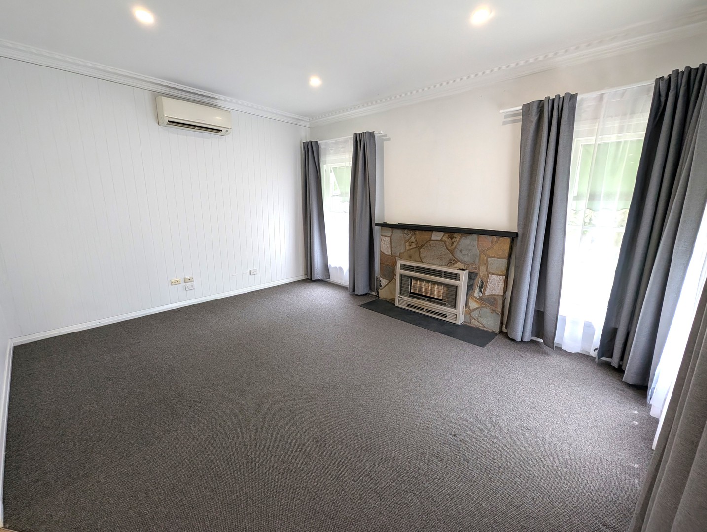 7 Langibanool Avenue, Hamlyn Heights, VIC 3215 - Thumbnail 2 - 05/12/2025