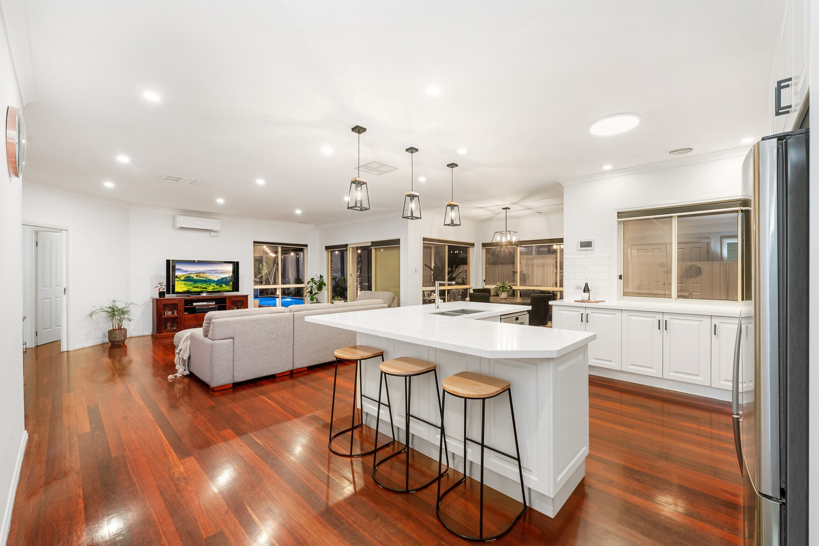 7 Langmore Drive, Hillside, VIC 3037, Hillside - Thumbnail 7