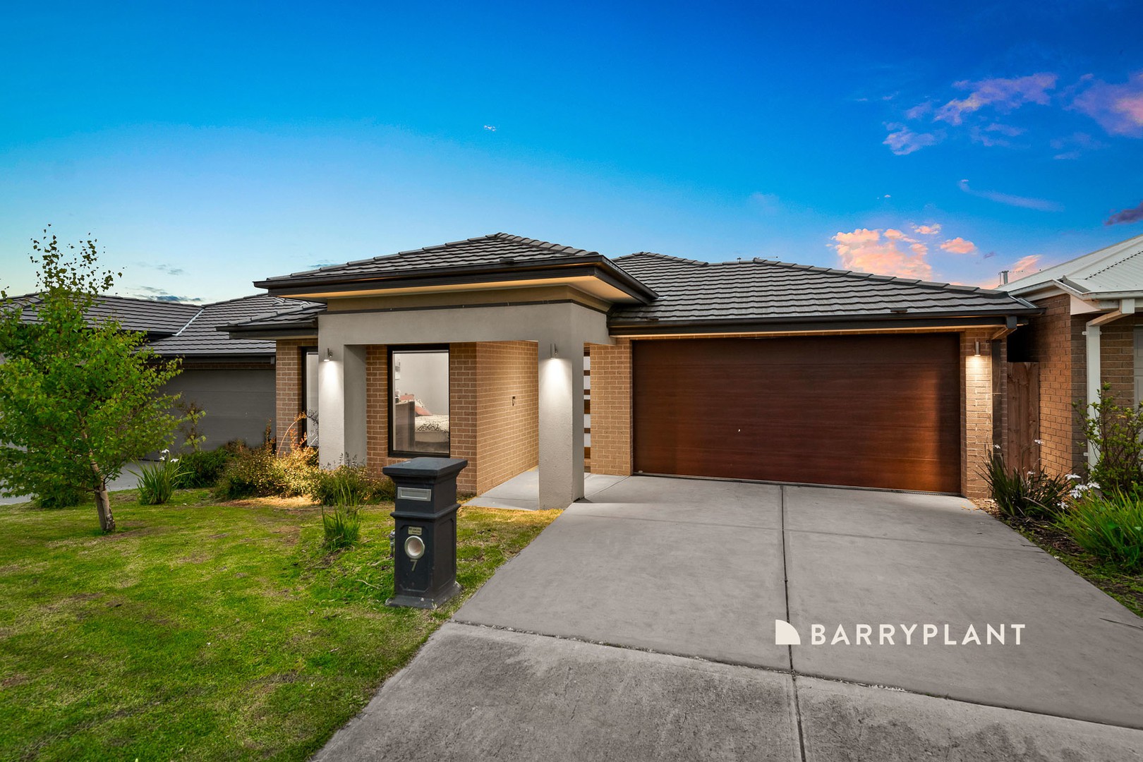 7 Leon Way, Pakenham, VIC 3810, Pakenham - Thumbnail 2
