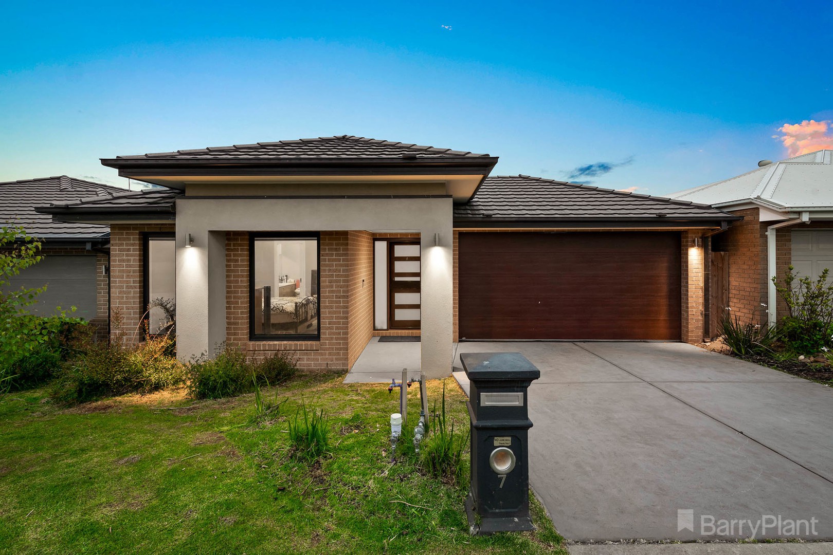 7 Leon Way, Pakenham, VIC 3810, Pakenham - Thumbnail 2