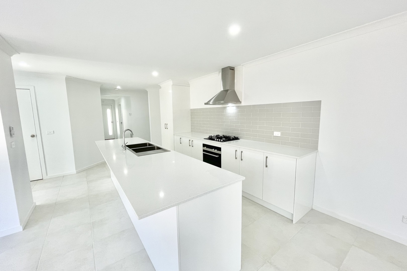 7 Louie Street, Deanside, VIC 3336, Deanside - Thumbnail 2
