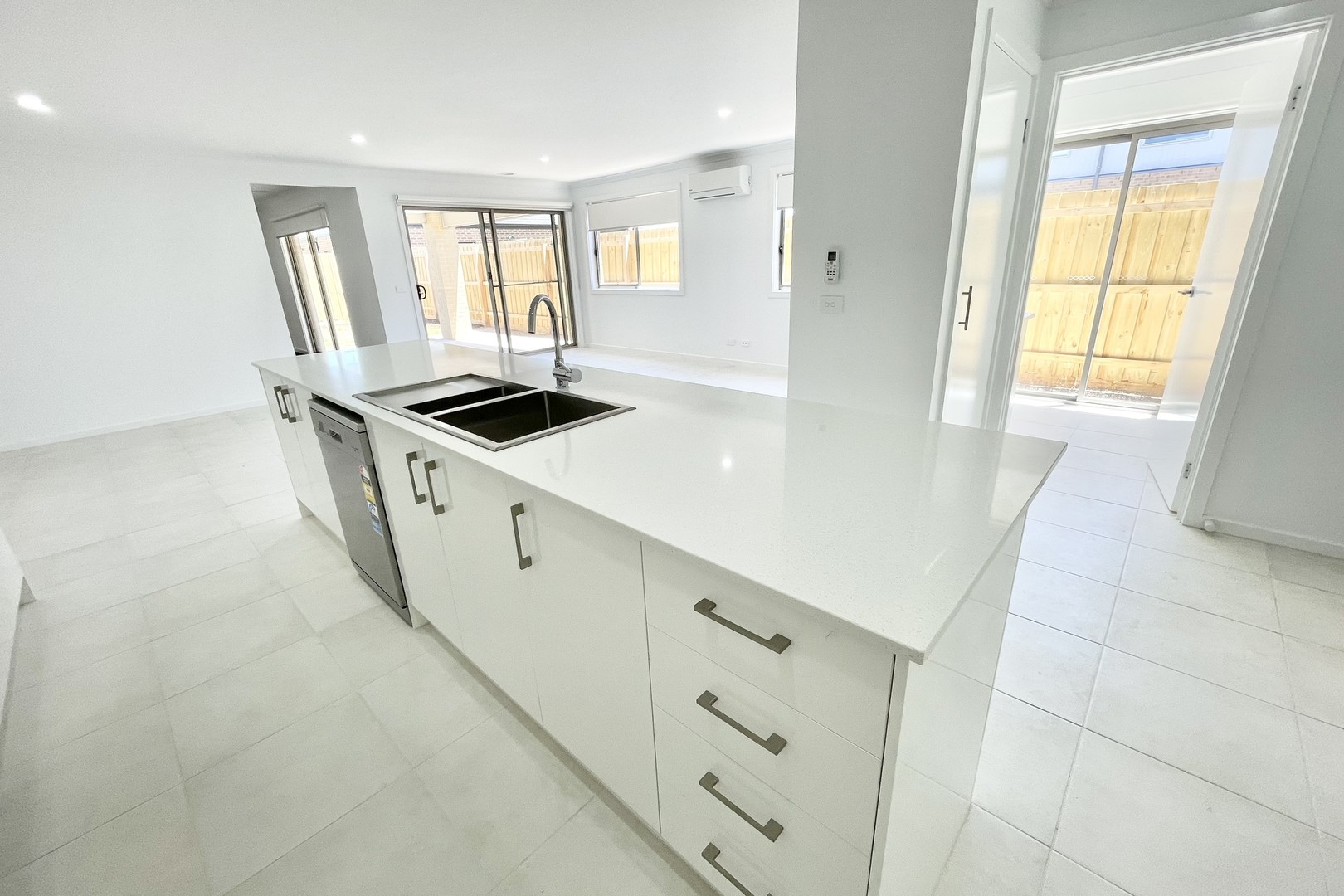 7 Louie Street, Deanside, VIC 3336, Deanside - Thumbnail 5