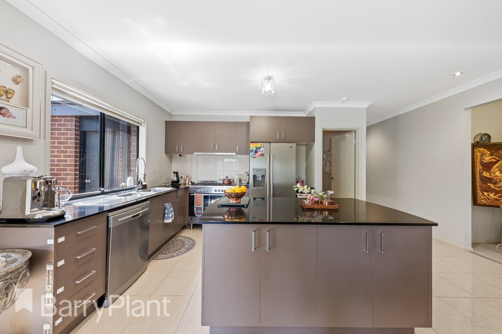 7 Lynette Court, Taylors Hill, VIC 3037 - Thumbnail 1 - 14/12/2021