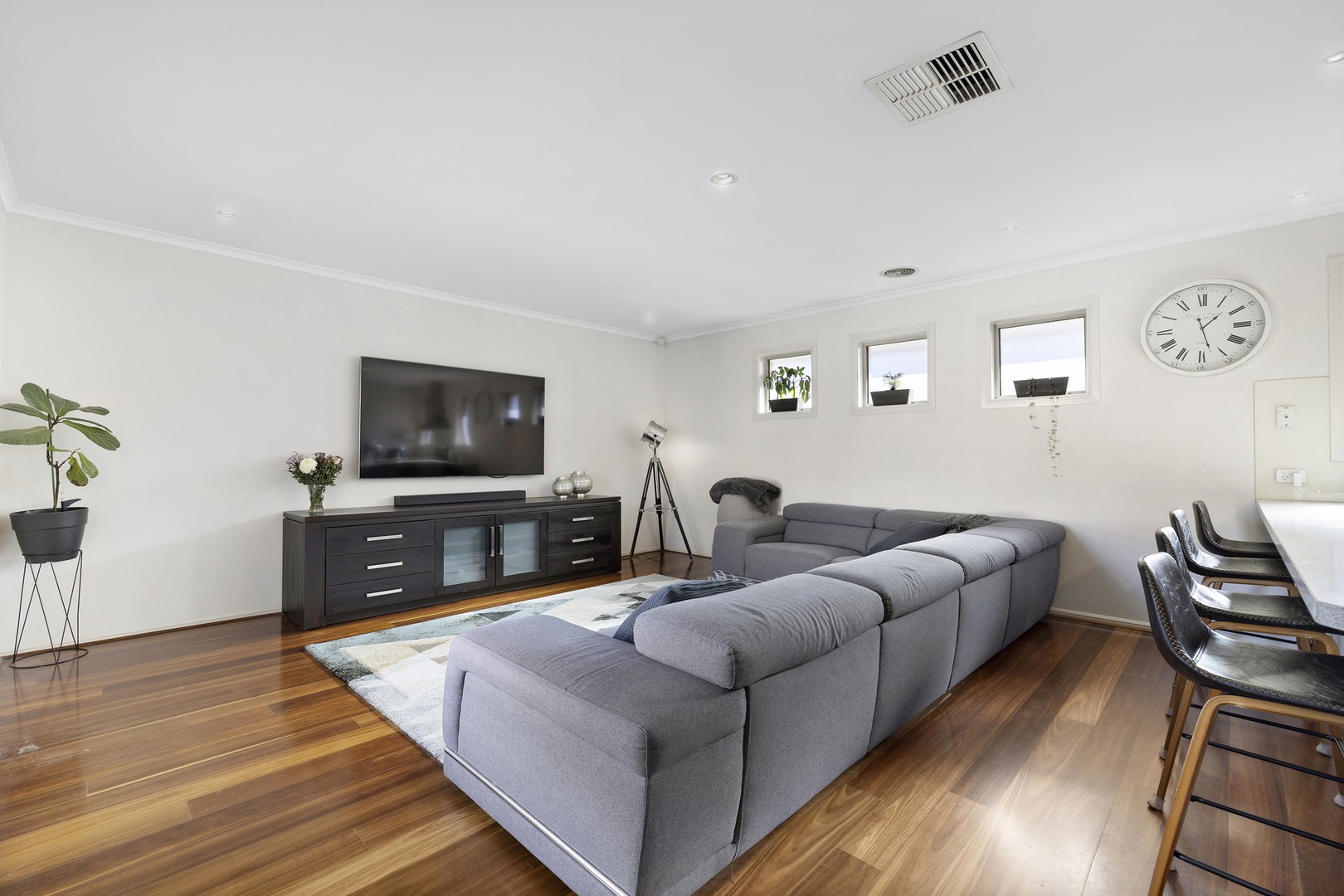7 Mandalay Court, Sanctuary Lakes, VIC 3030, Point Cook - Thumbnail 5