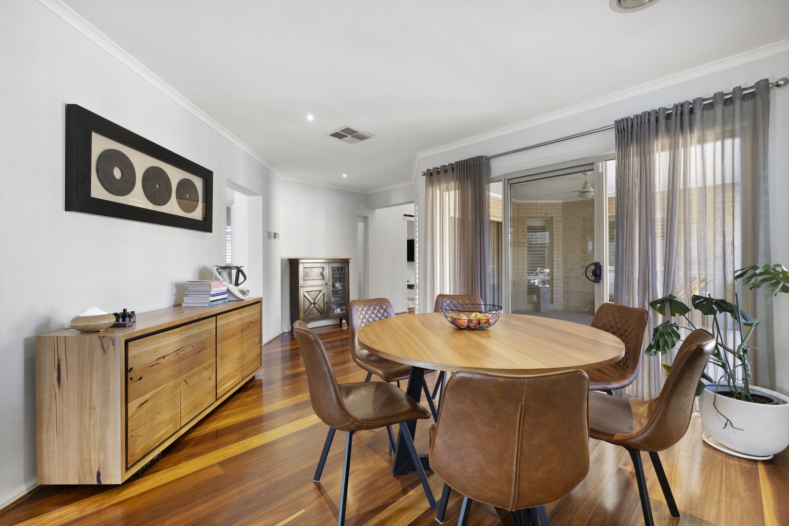 7 Mandalay Court, Sanctuary Lakes, VIC 3030, Point Cook - Thumbnail 6