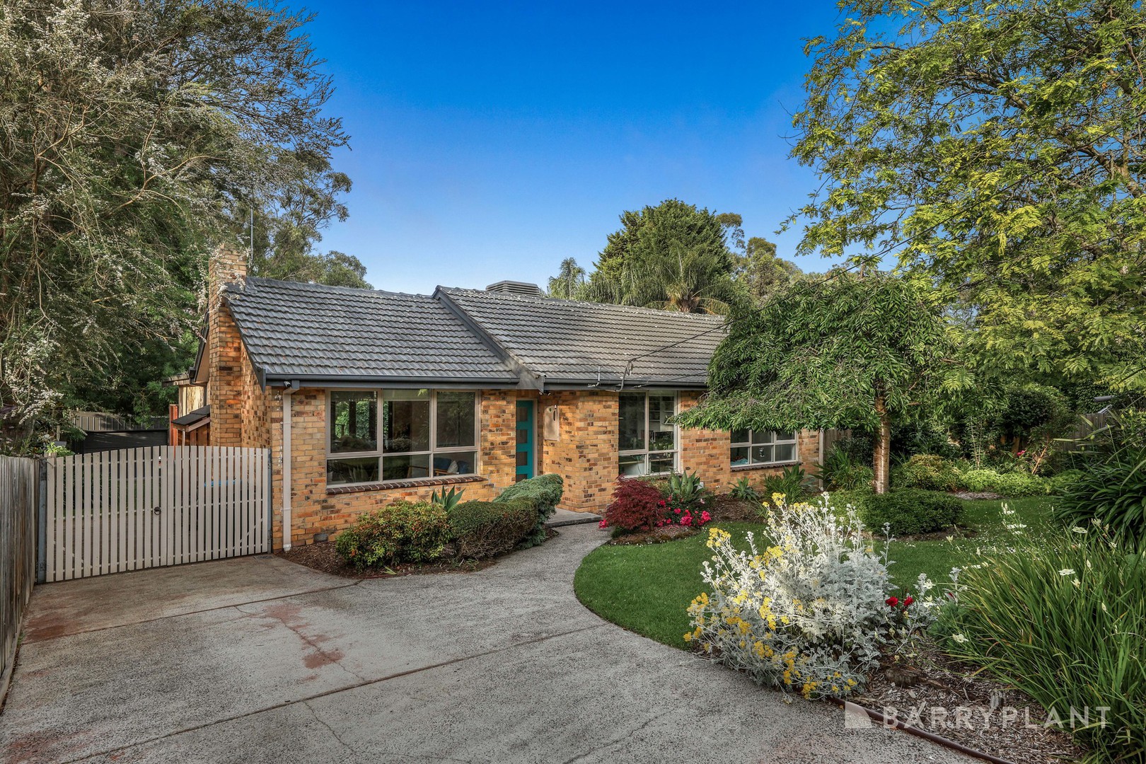 7 Mandowie Crescent, Croydon, VIC 3136 - Thumbnail 2 - 29/11/2023