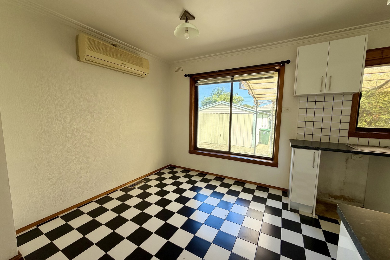 7 Mark Street, St Albans, VIC 3021 - Thumbnail 2 - 12/10/2026