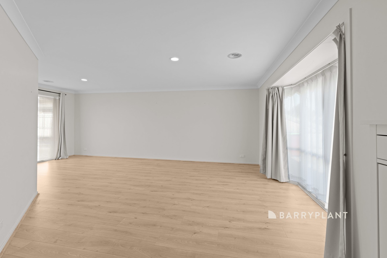 7 Meldrum Court, Narre Warren South, VIC 3805 - Thumbnail 2 - 07/05/2025