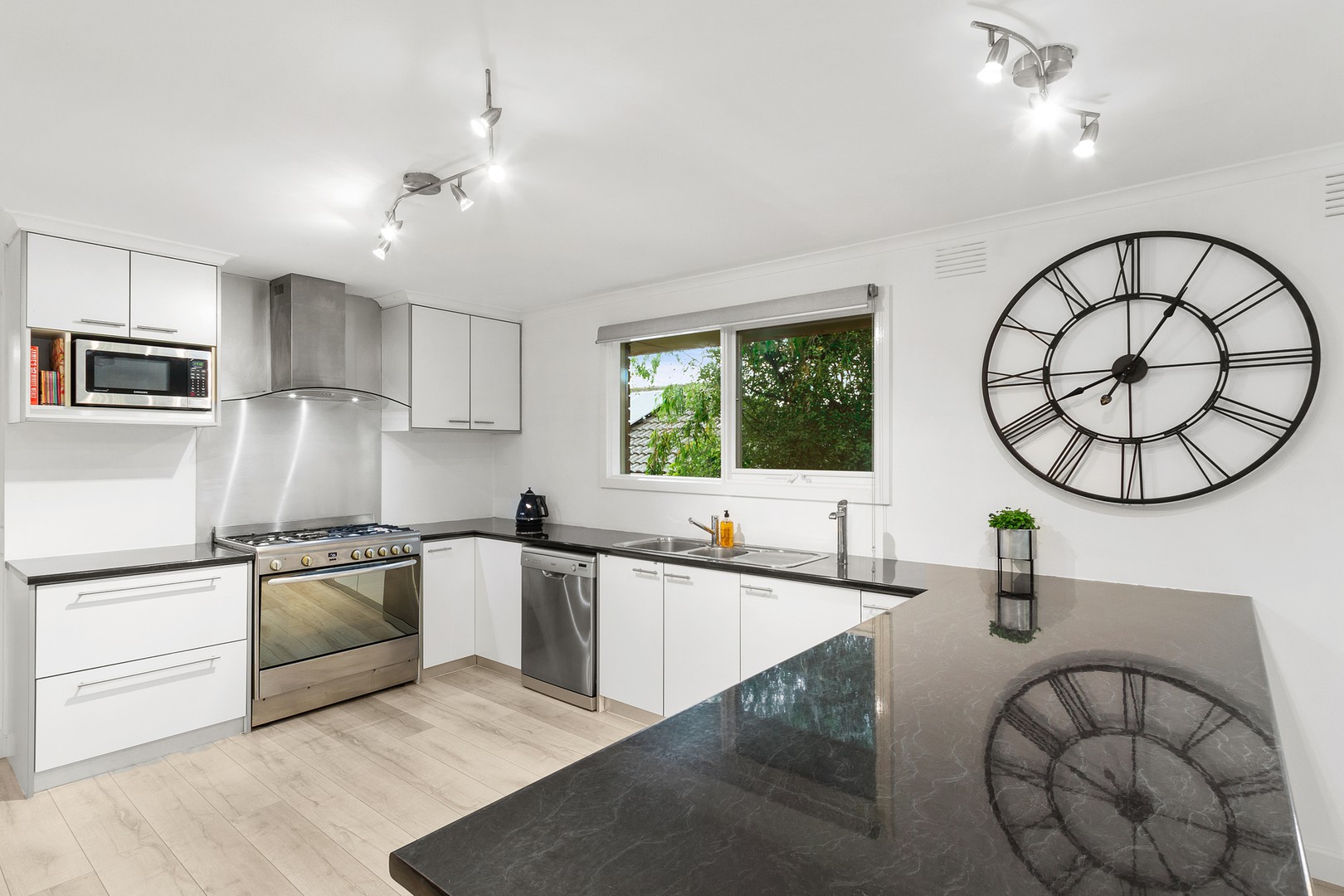 7 Merivale Drive, Wantirna, VIC 3152, Wantirna - Thumbnail 3