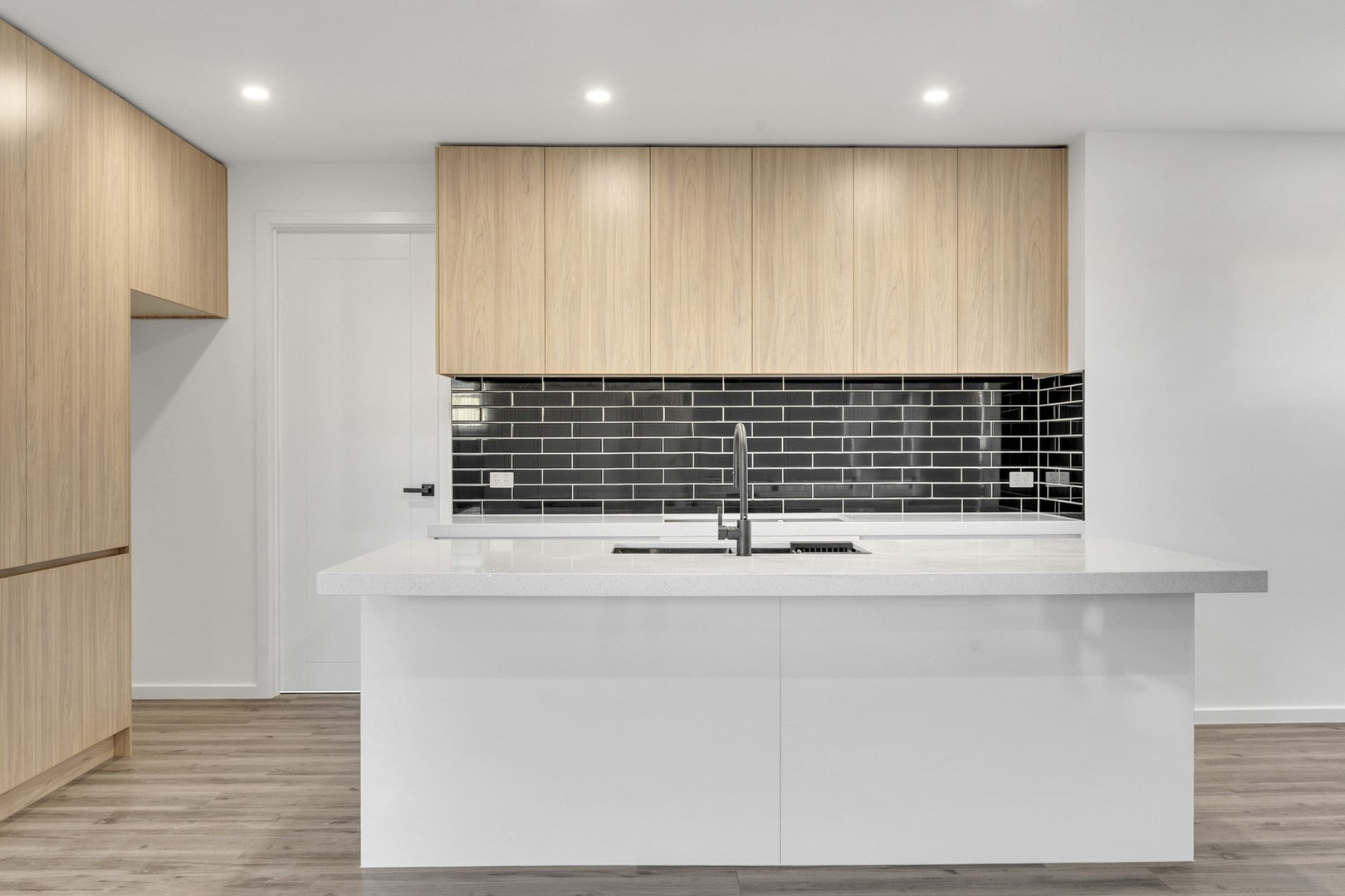 7 Molesworth Crescent, Donnybrook, VIC 3064, Donnybrook - Thumbnail 2