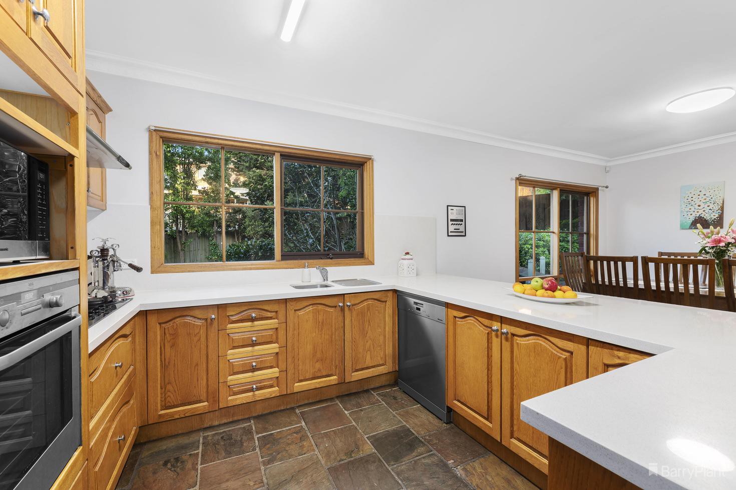 7 Monteath Place, Doncaster East, VIC 3109, Doncaster East - Thumbnail 4