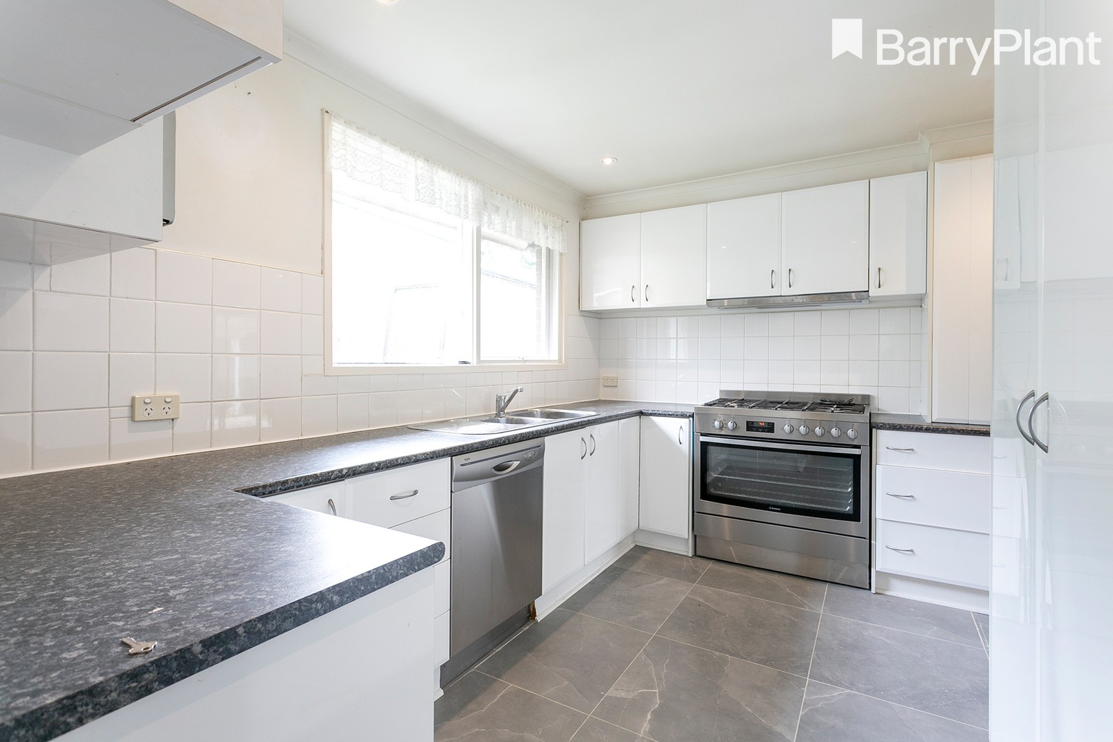 7 Myrtle Court, Frankston, VIC 3199, Frankston - Thumbnail 3