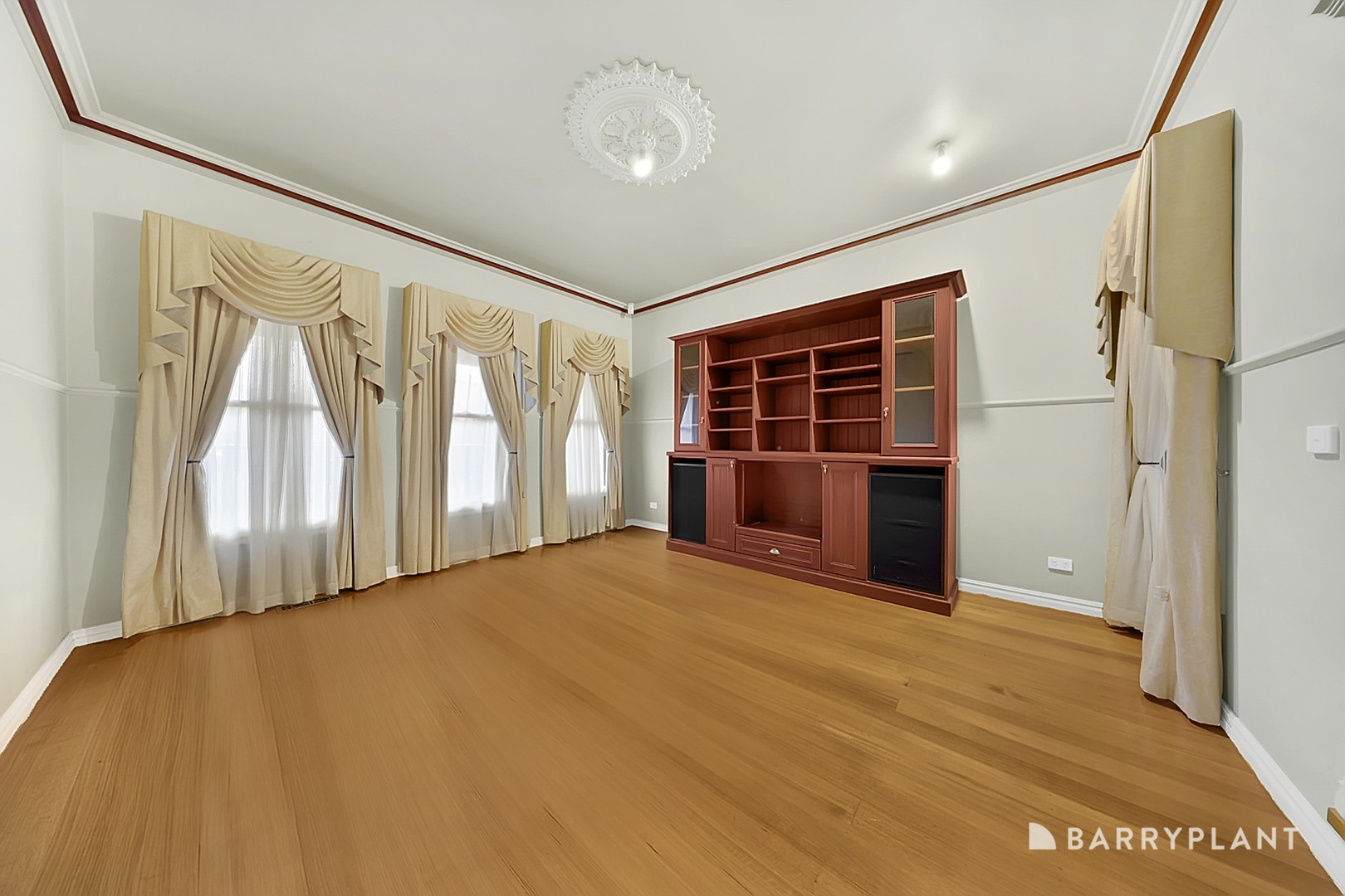 7 Nevern Court, Mill Park, VIC 3082, Mill Park - Thumbnail 2