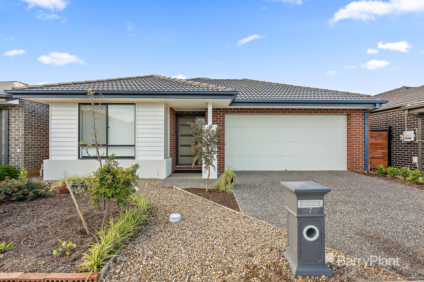 7 Orbit Street, Clyde North, VIC 3978, Clyde North - Thumbnail 2