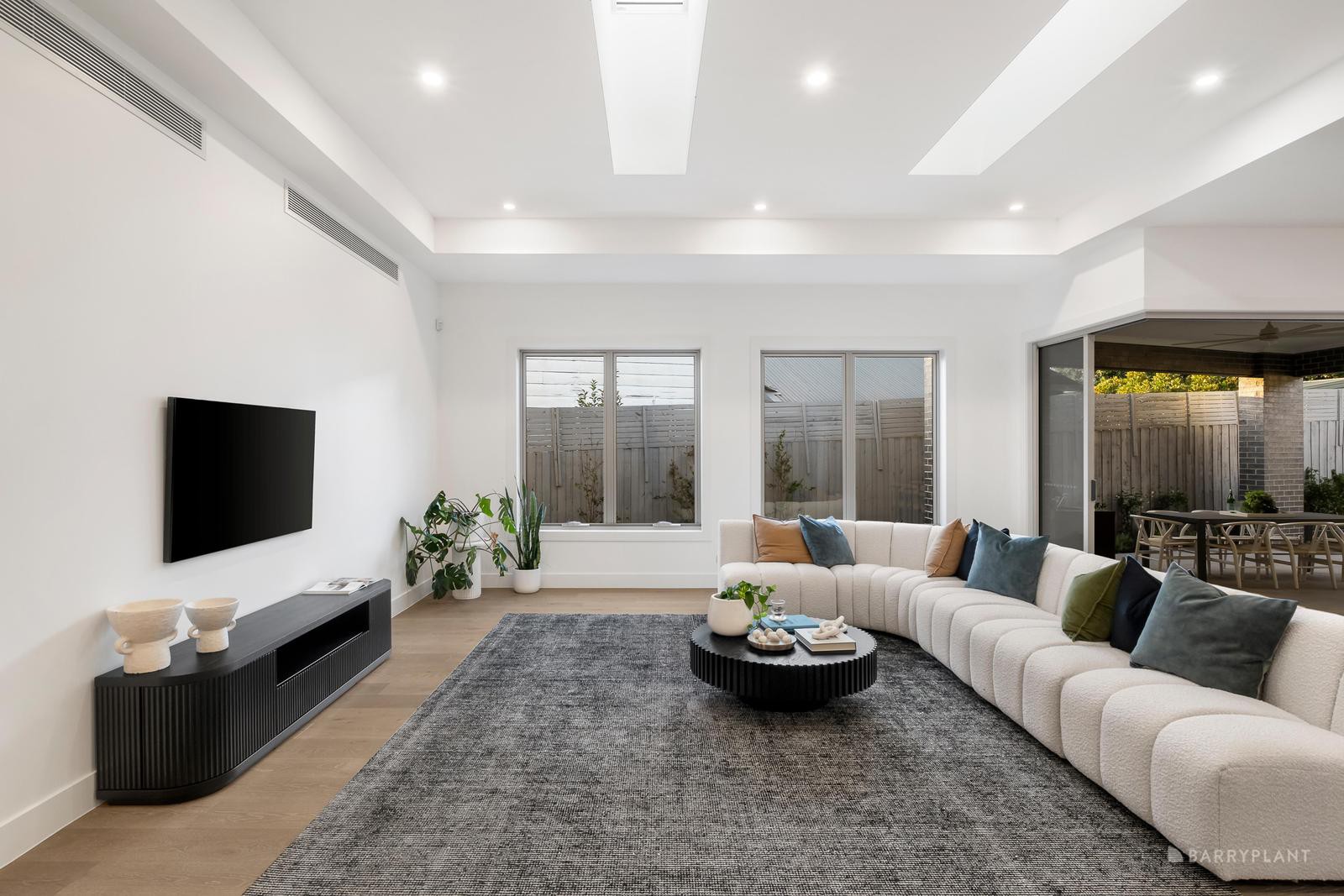 7 Oregon Drive, Donvale, VIC 3111 - Thumbnail 2 - 10/02/2025