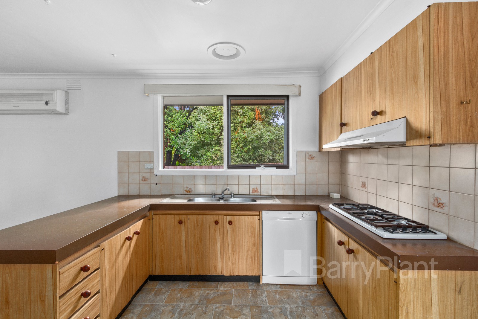 7 Parkhill Court, Wantirna South, VIC 3152, Wantirna South - Thumbnail 2