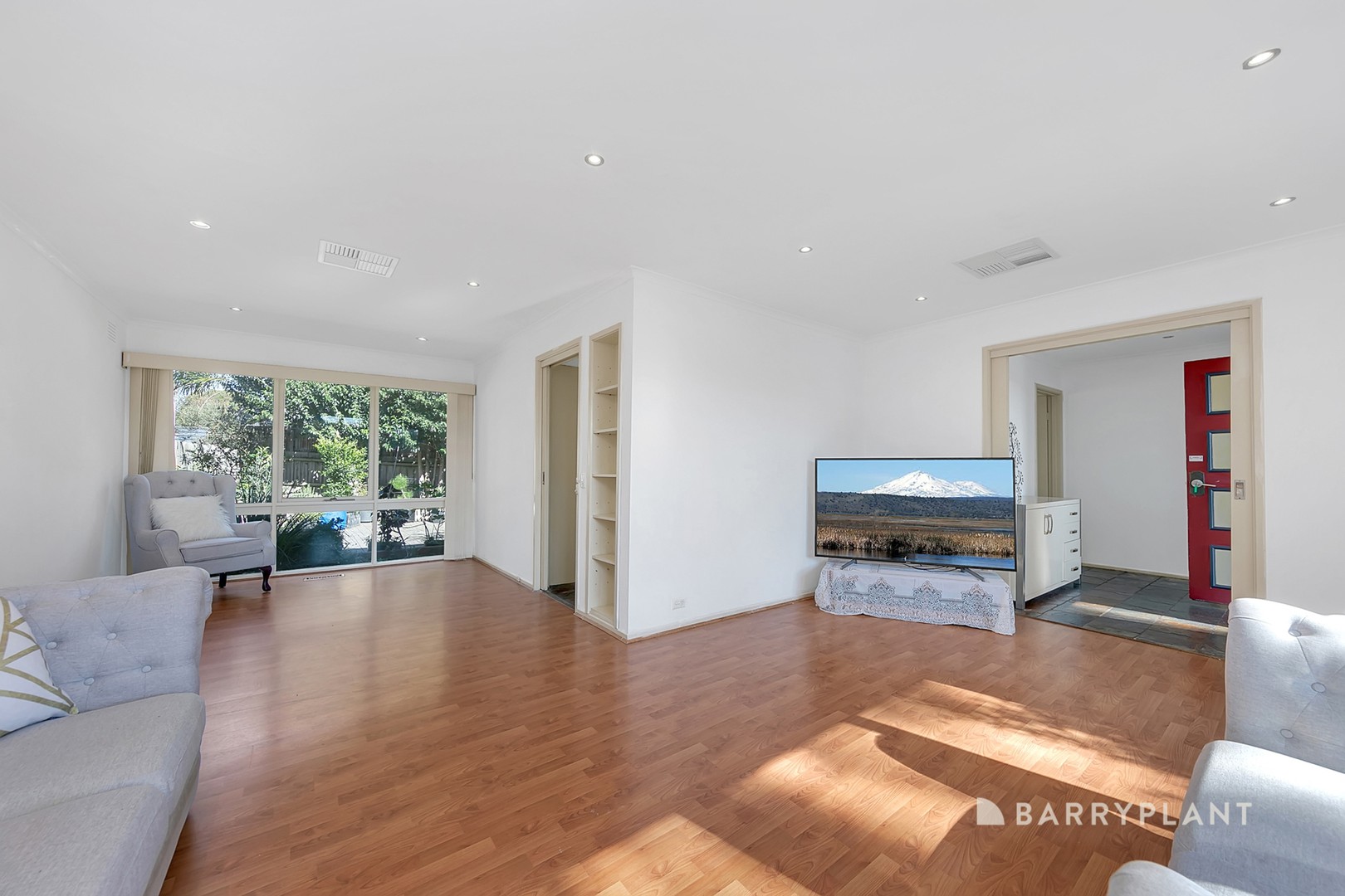 7 Peacock Close, Mill Park, VIC 3082, Mill Park - Thumbnail 3