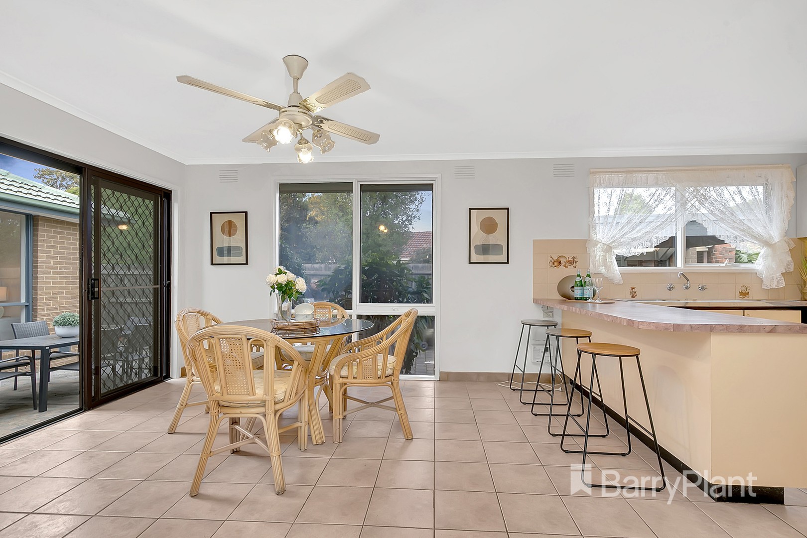 7 Phar Lap Close, Mill Park, VIC 3082, Mill Park - Thumbnail 4