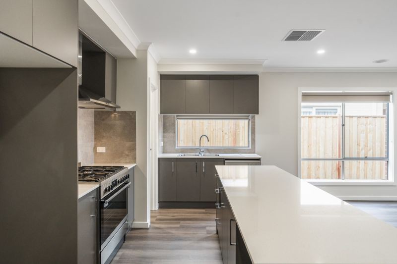 7 Pickering Cr, Lara, VIC 3212, Lara - Thumbnail 3