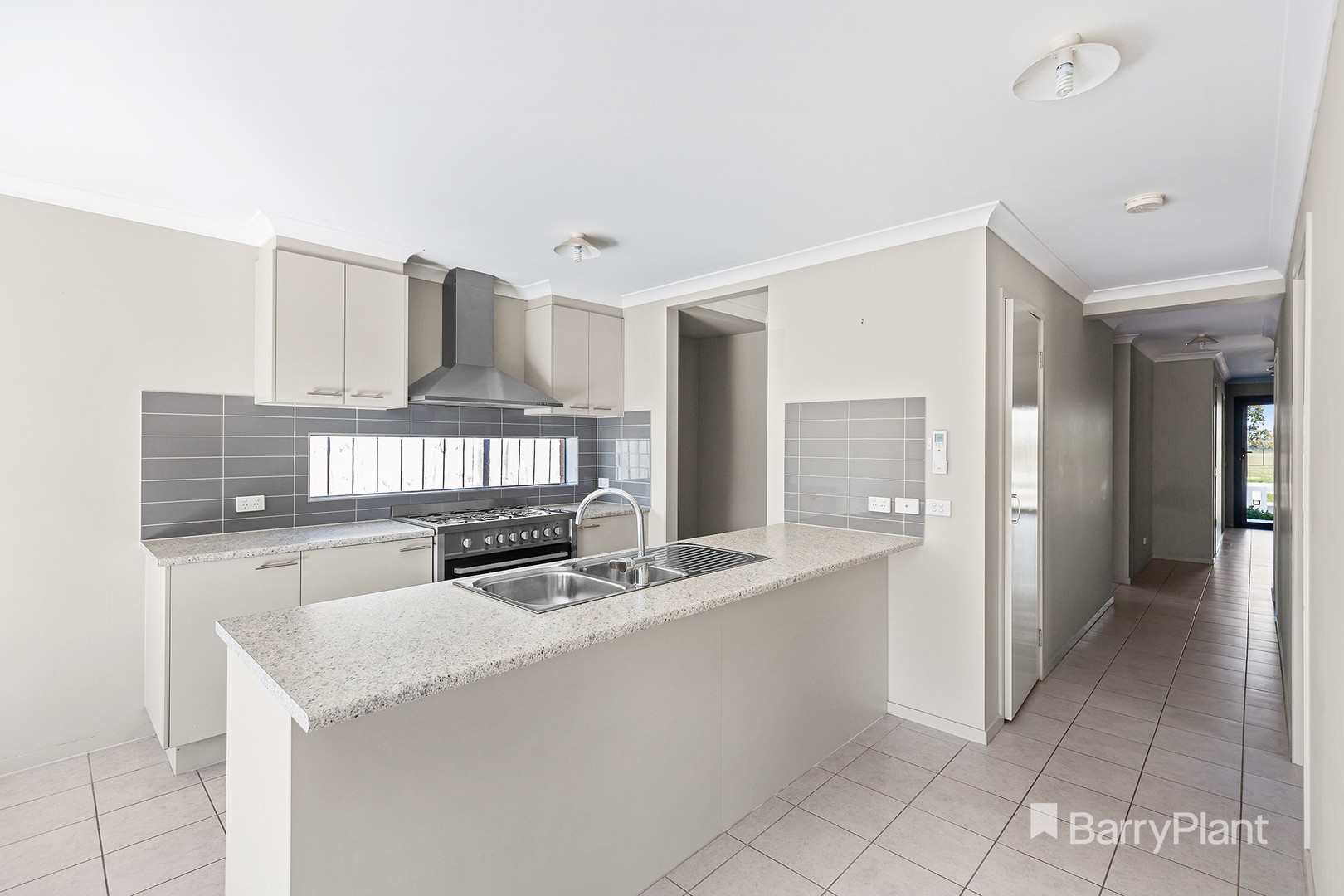7 Plover Street, Pakenham, VIC 3810, Pakenham - Thumbnail 3