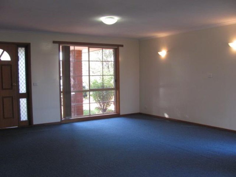 7 Plymouth Close, Sunshine North, VIC 3020 - Thumbnail 2 - 11/11/2025