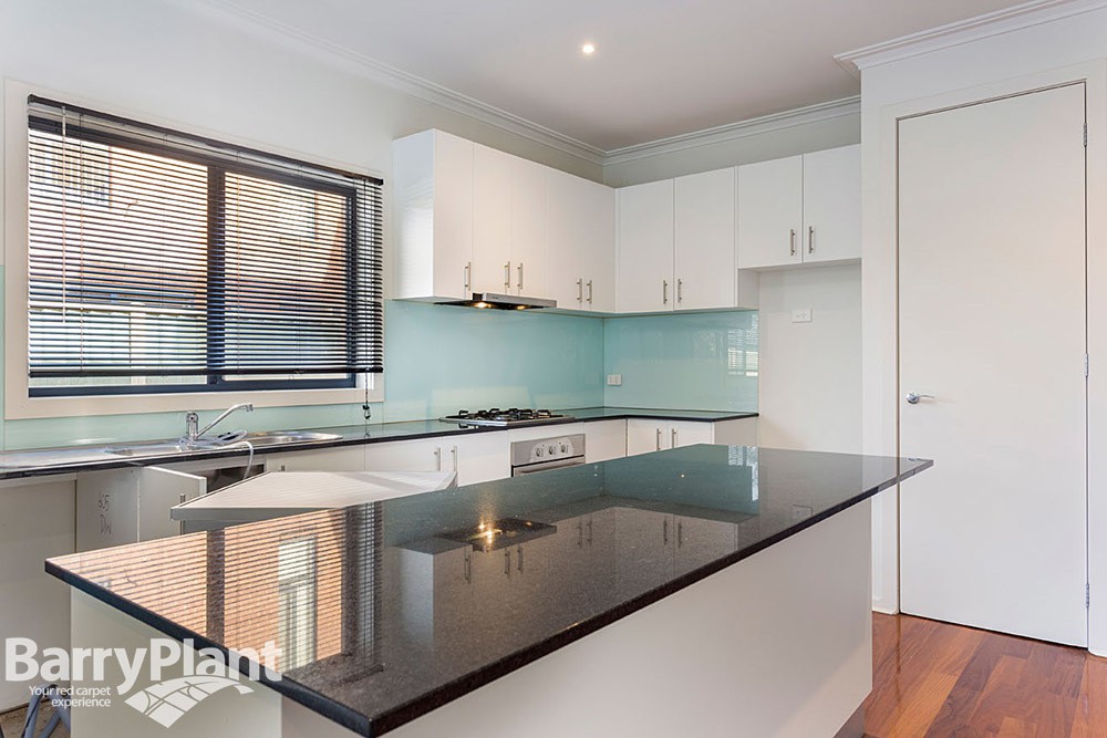 7 Portmans Lane, Point Cook, VIC 3030, Point Cook - Thumbnail 2