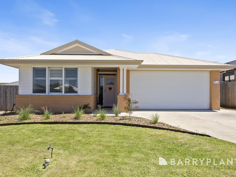 7 Racecourse Crescent, Dalyston, VIC 3992 - Image - 10/11/2025