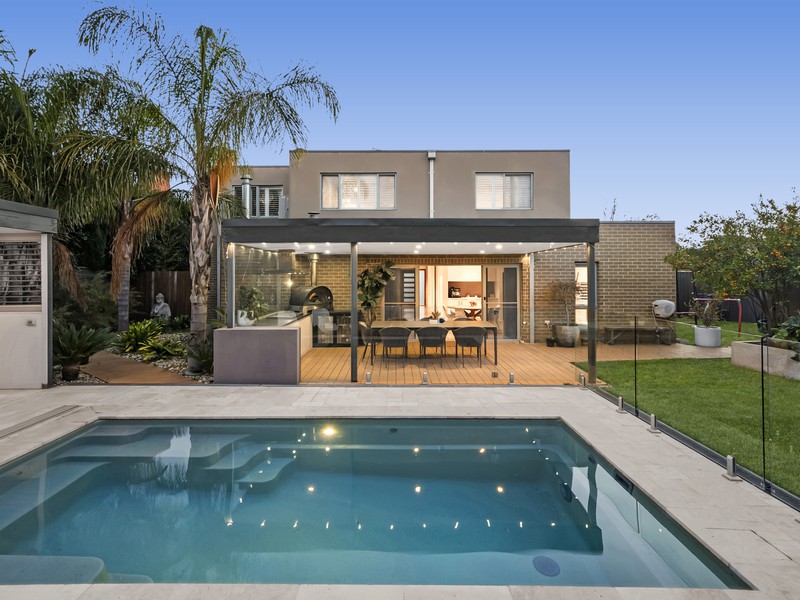 7 Rangeview Street, Cairnlea, VIC 3023 - Image - 01/09/2026