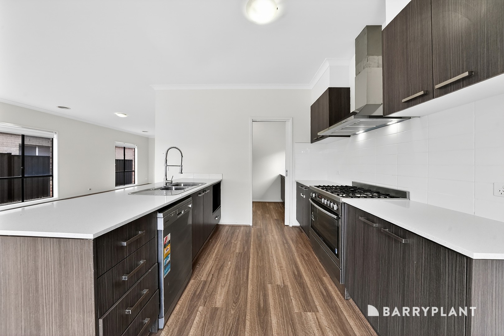 7 Rona Road, Point Cook, VIC 3030, Point Cook - Thumbnail 3