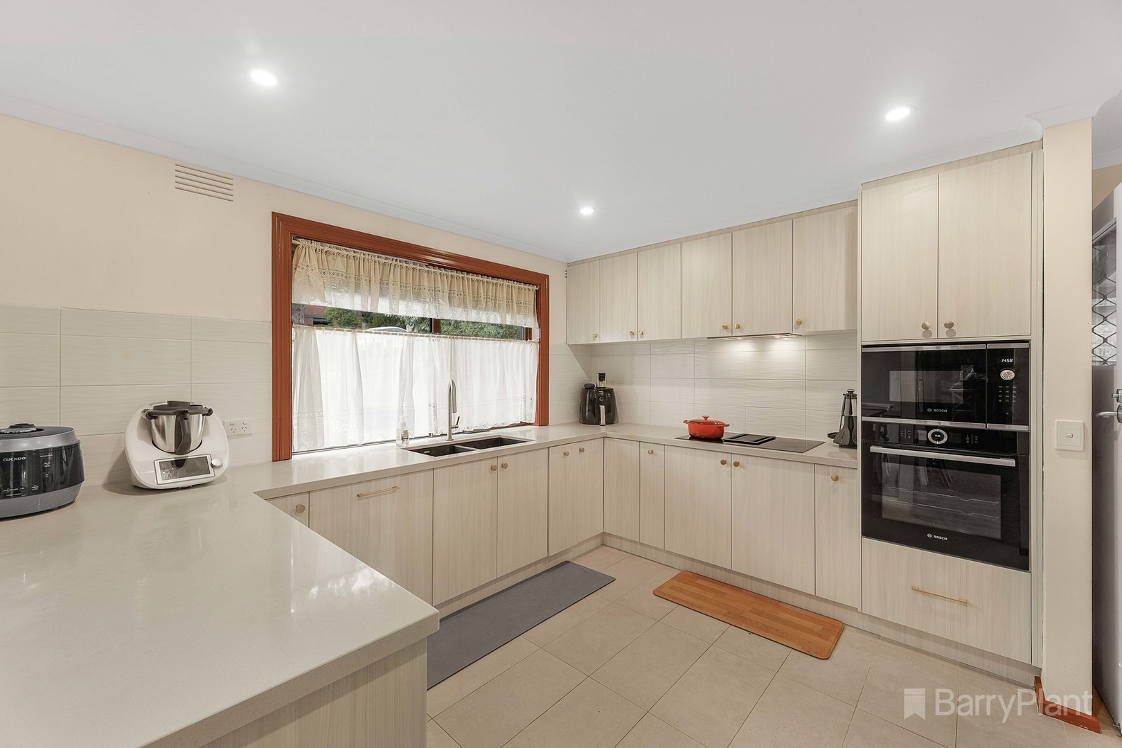7 Roseman Road, Chirnside Park, VIC 3116, Chirnside Park - Thumbnail 2