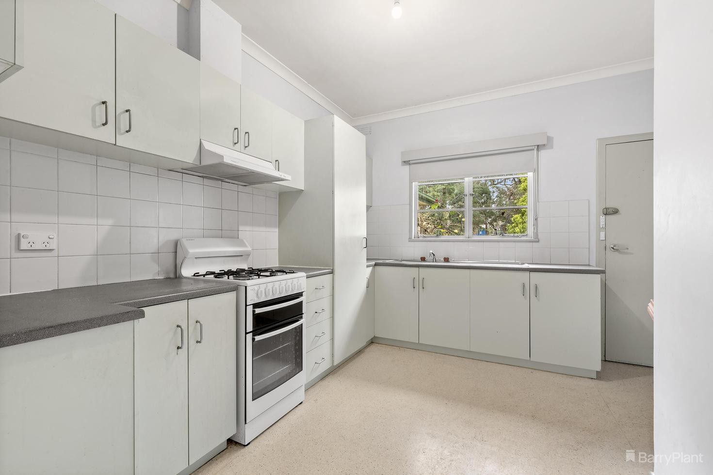 7 Ross Street, Mitcham, VIC 3132, Mitcham - Thumbnail 4
