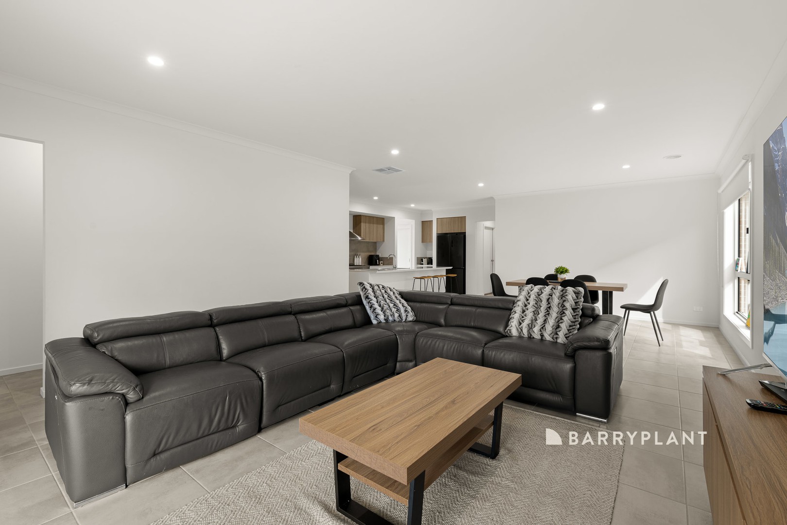7 Royston Avenue, Warragul, VIC 3820, Warragul - Thumbnail 7